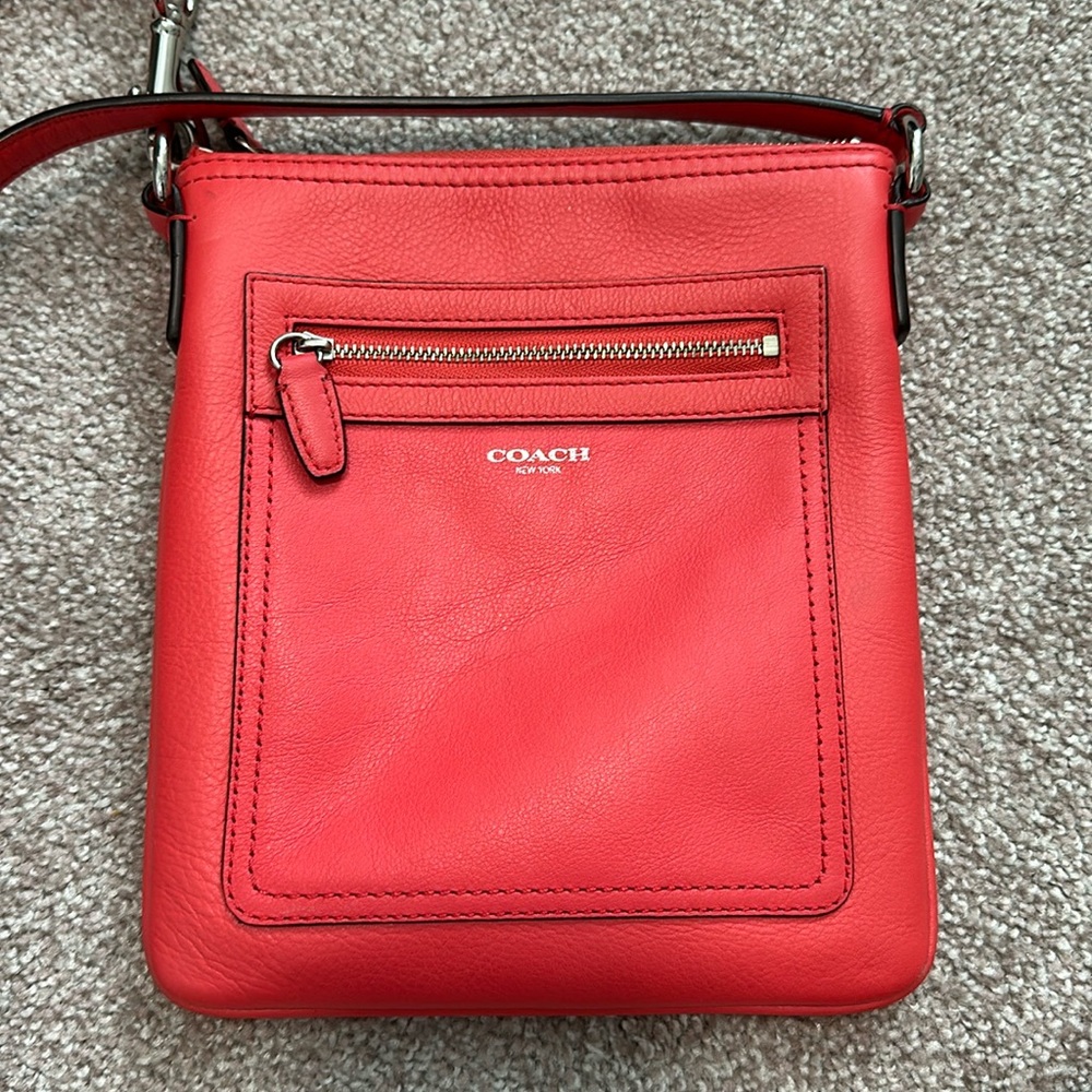 Coach crossbody zipper up purse, salmon pink leather